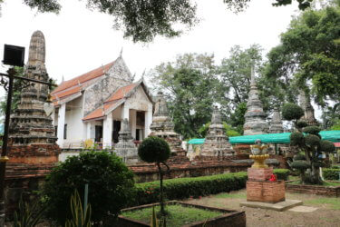 ワットナーンクイ（วัดนางกุย・Wat Nang Kui）/ アユタヤ王朝中期に、一人の女性富豪が建立した美しいレリーフが数多く残る現存仏教寺院